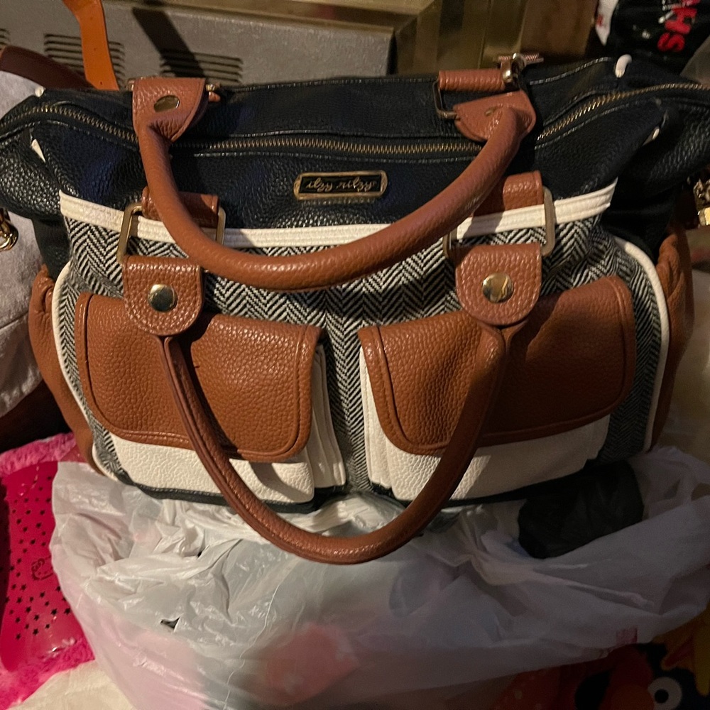 Itzy Ritzy Triple threat diaper bag